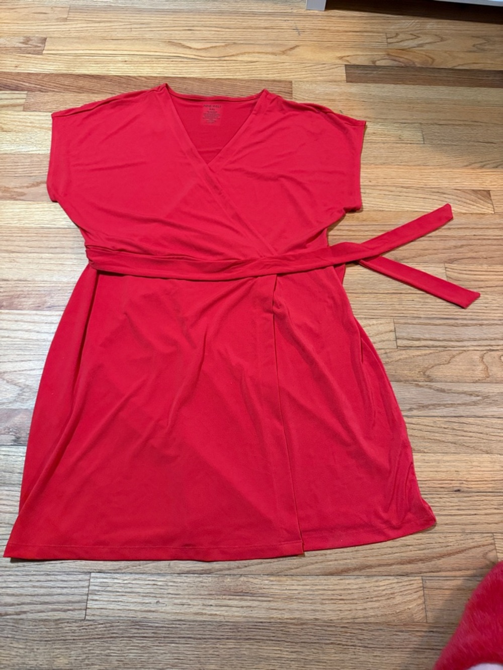 NWOT NINE WEST Red/orange Wrap-Style Short Dress with Belt